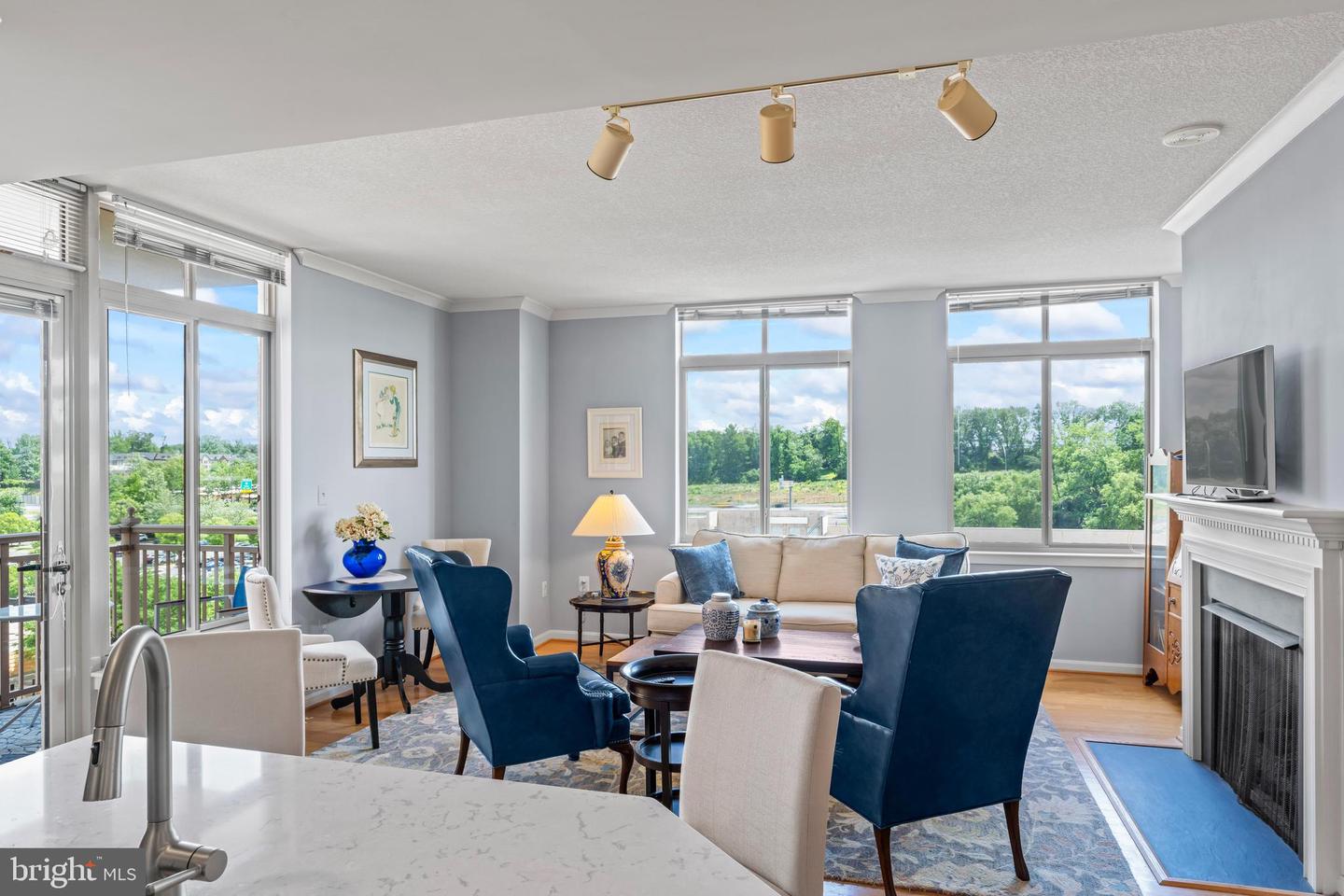 4490 MARKET COMMONS DR #602, FAIRFAX, Virginia 22033, 2 Bedrooms Bedrooms, ,2 BathroomsBathrooms,Residential,For sale,4490 MARKET COMMONS DR #602,VAFX2243188 MLS # VAFX2243188