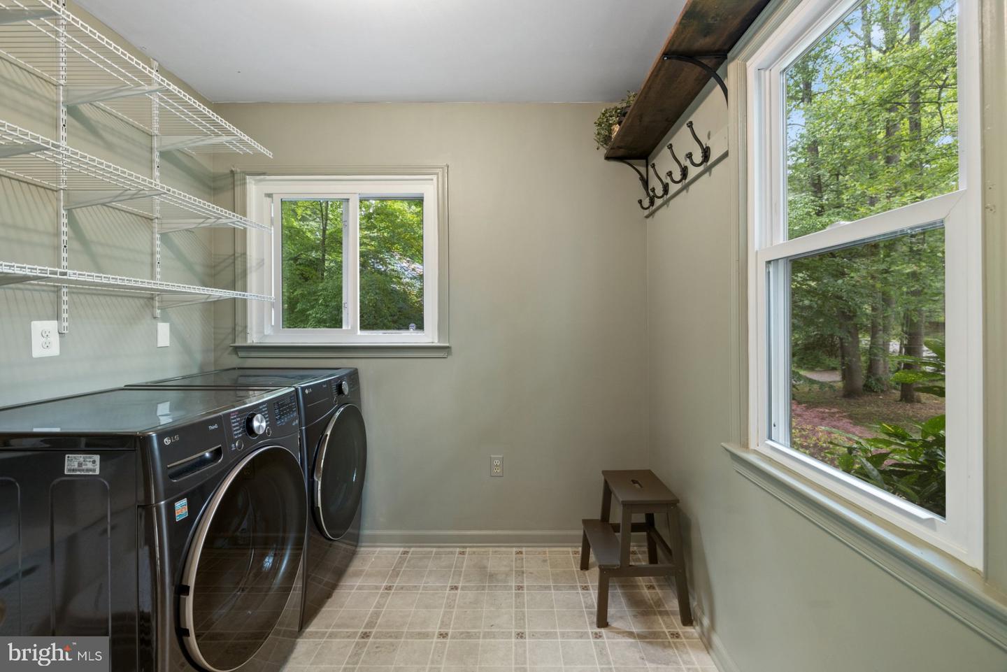 5747 WILSHIRE DR, WARRENTON, Virginia 20187, 4 Bedrooms Bedrooms, ,4 BathroomsBathrooms,Residential,For sale,5747 WILSHIRE DR,VAFQ2016804 MLS # VAFQ2016804