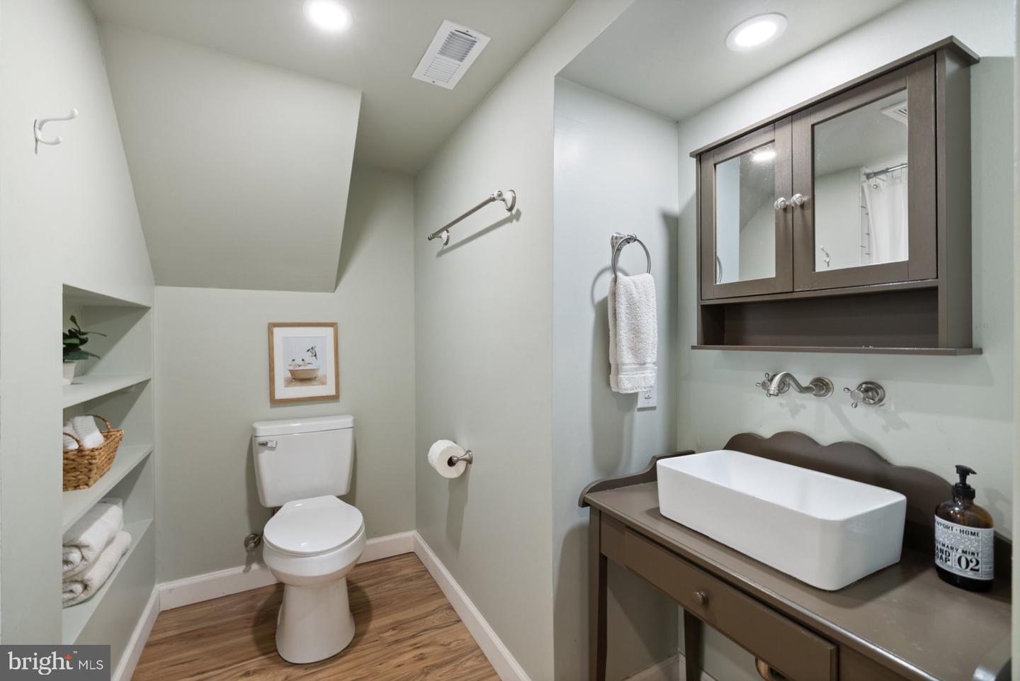 5747 WILSHIRE DR, WARRENTON, Virginia 20187, 4 Bedrooms Bedrooms, ,4 BathroomsBathrooms,Residential,For sale,5747 WILSHIRE DR,VAFQ2016804 MLS # VAFQ2016804