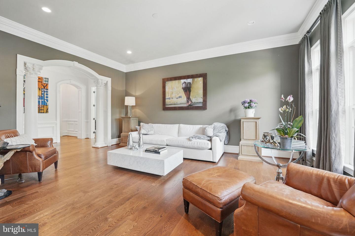 2555 VALE RIDGE CT, OAKTON, Virginia 22124, 5 Bedrooms Bedrooms, ,7 BathroomsBathrooms,Residential,For sale,2555 VALE RIDGE CT,VAFX2243554 MLS # VAFX2243554