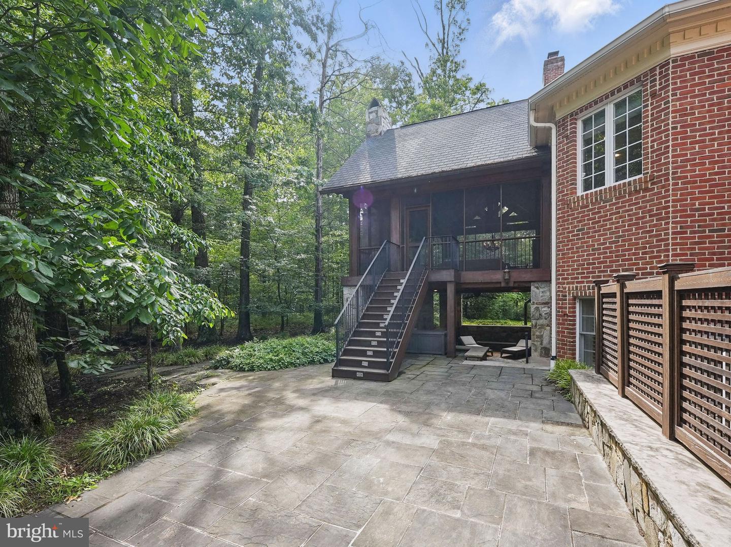 2555 VALE RIDGE CT, OAKTON, Virginia 22124, 5 Bedrooms Bedrooms, ,7 BathroomsBathrooms,Residential,For sale,2555 VALE RIDGE CT,VAFX2243554 MLS # VAFX2243554