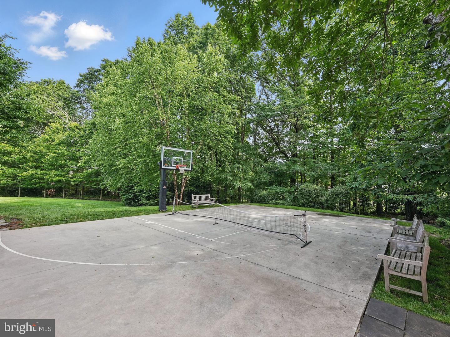 2555 VALE RIDGE CT, OAKTON, Virginia 22124, 5 Bedrooms Bedrooms, ,7 BathroomsBathrooms,Residential,For sale,2555 VALE RIDGE CT,VAFX2243554 MLS # VAFX2243554