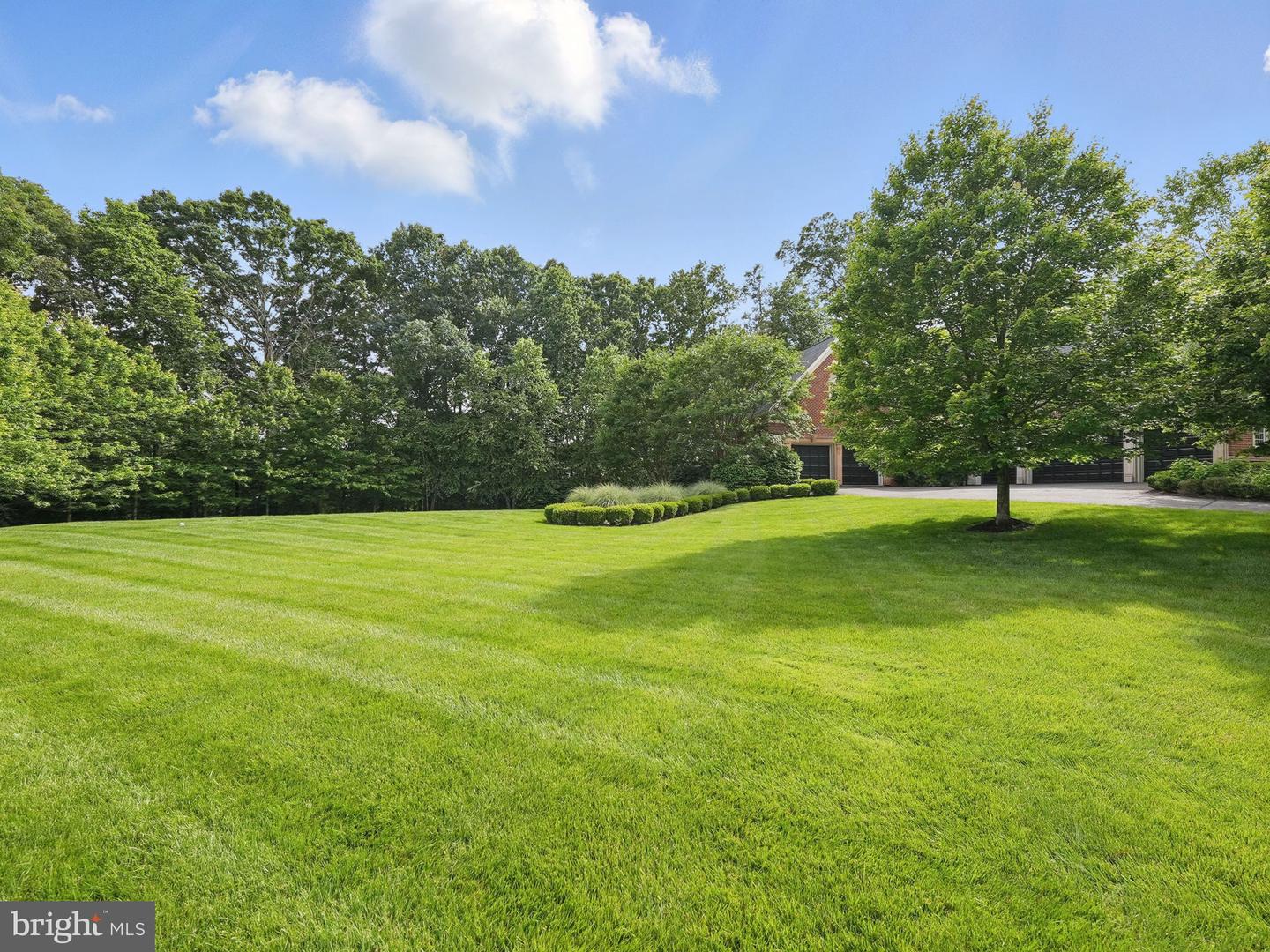 2555 VALE RIDGE CT, OAKTON, Virginia 22124, 5 Bedrooms Bedrooms, ,7 BathroomsBathrooms,Residential,For sale,2555 VALE RIDGE CT,VAFX2243554 MLS # VAFX2243554
