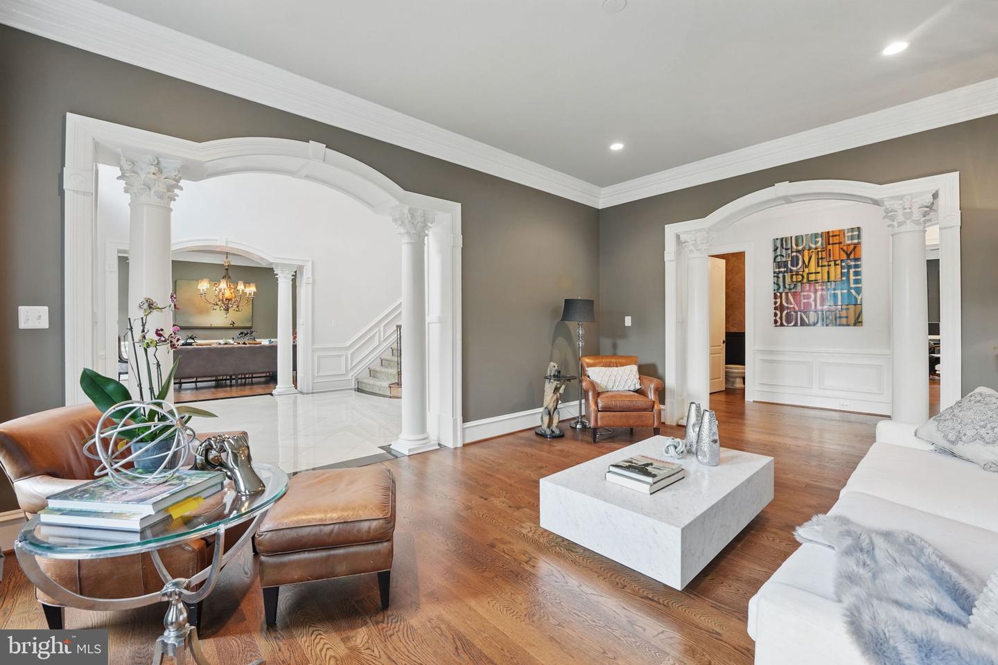 2555 VALE RIDGE CT, OAKTON, Virginia 22124, 5 Bedrooms Bedrooms, ,7 BathroomsBathrooms,Residential,For sale,2555 VALE RIDGE CT,VAFX2243554 MLS # VAFX2243554
