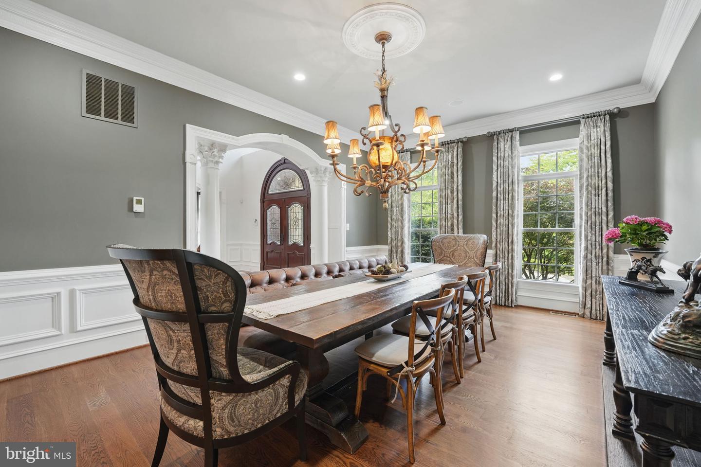 2555 VALE RIDGE CT, OAKTON, Virginia 22124, 5 Bedrooms Bedrooms, ,7 BathroomsBathrooms,Residential,For sale,2555 VALE RIDGE CT,VAFX2243554 MLS # VAFX2243554