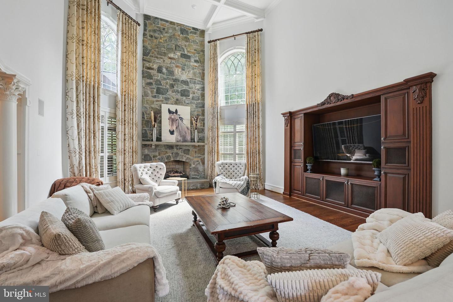 2555 VALE RIDGE CT, OAKTON, Virginia 22124, 5 Bedrooms Bedrooms, ,7 BathroomsBathrooms,Residential,For sale,2555 VALE RIDGE CT,VAFX2243554 MLS # VAFX2243554