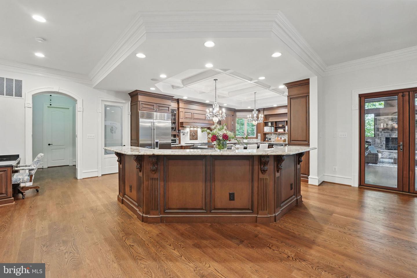 2555 VALE RIDGE CT, OAKTON, Virginia 22124, 5 Bedrooms Bedrooms, ,7 BathroomsBathrooms,Residential,For sale,2555 VALE RIDGE CT,VAFX2243554 MLS # VAFX2243554