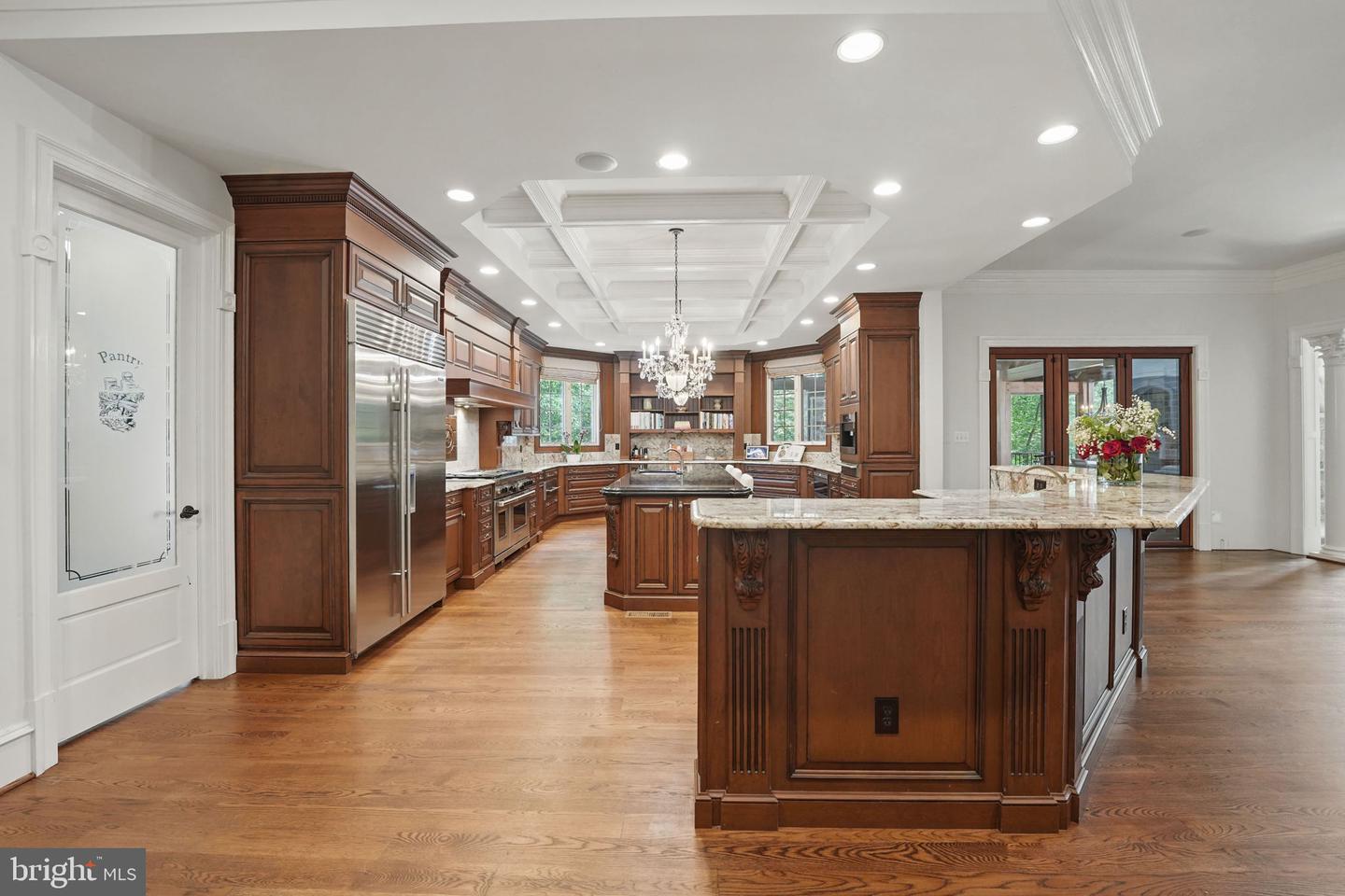 2555 VALE RIDGE CT, OAKTON, Virginia 22124, 5 Bedrooms Bedrooms, ,7 BathroomsBathrooms,Residential,For sale,2555 VALE RIDGE CT,VAFX2243554 MLS # VAFX2243554