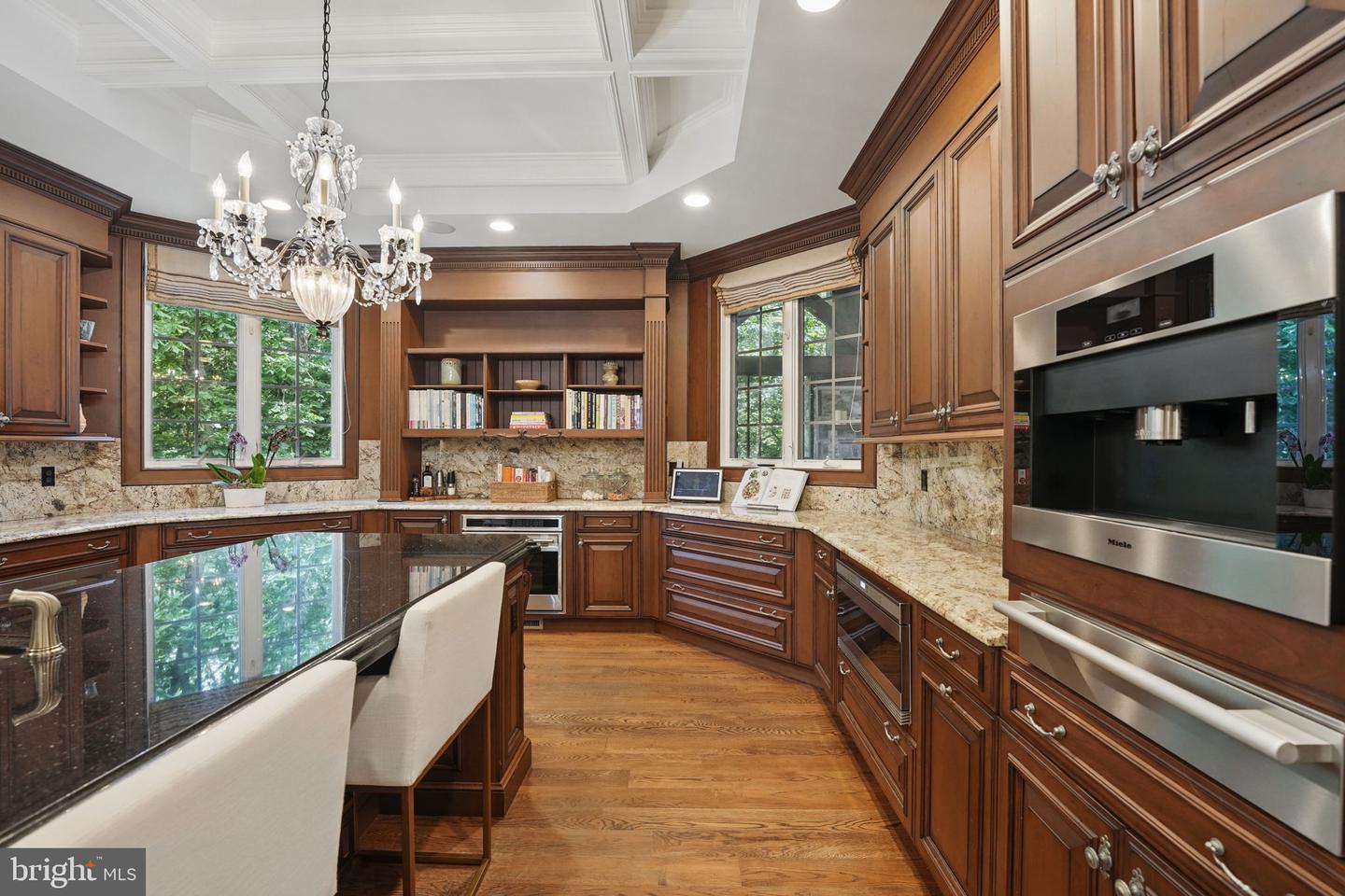 2555 VALE RIDGE CT, OAKTON, Virginia 22124, 5 Bedrooms Bedrooms, ,7 BathroomsBathrooms,Residential,For sale,2555 VALE RIDGE CT,VAFX2243554 MLS # VAFX2243554