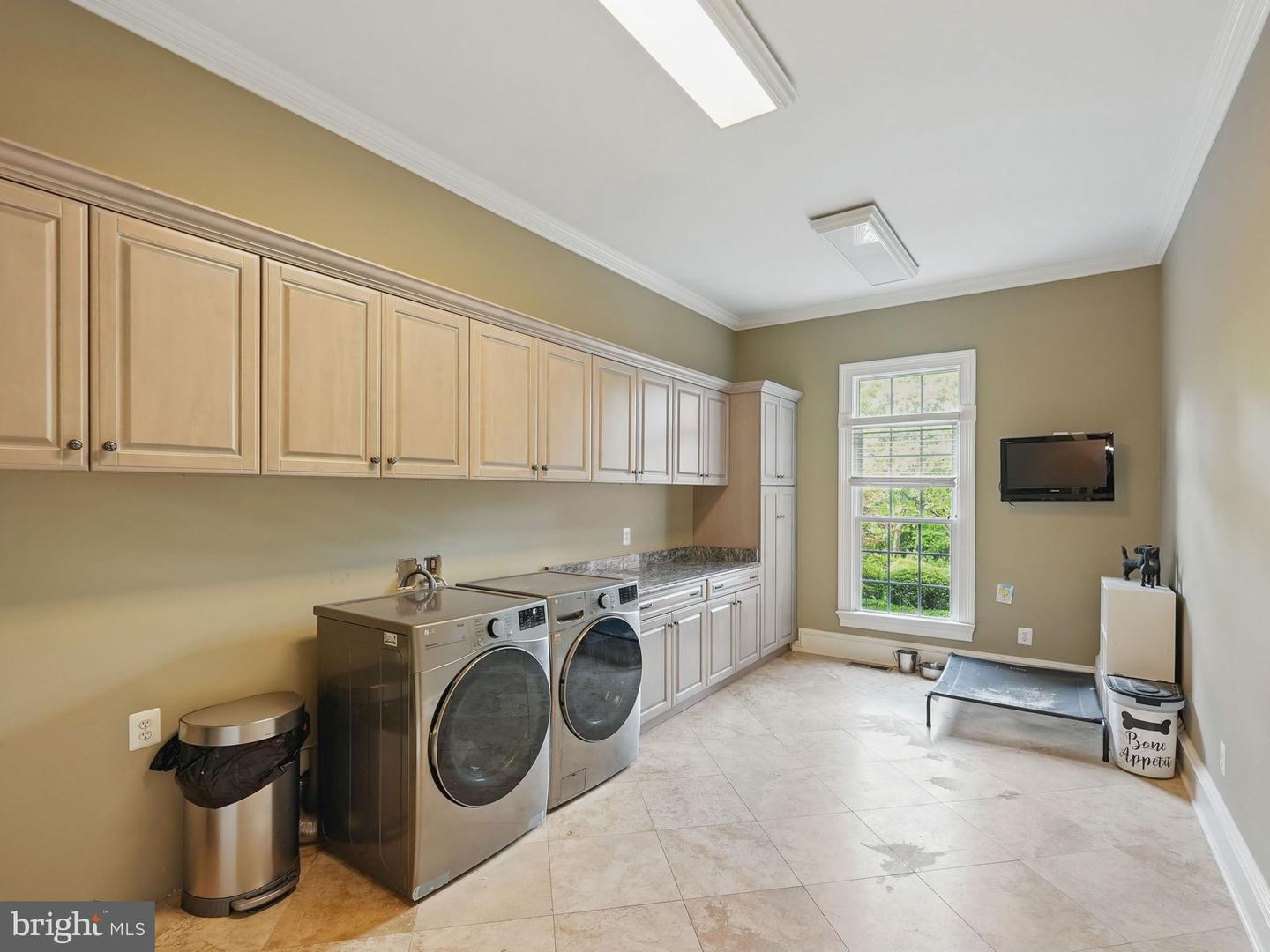 2555 VALE RIDGE CT, OAKTON, Virginia 22124, 5 Bedrooms Bedrooms, ,7 BathroomsBathrooms,Residential,For sale,2555 VALE RIDGE CT,VAFX2243554 MLS # VAFX2243554