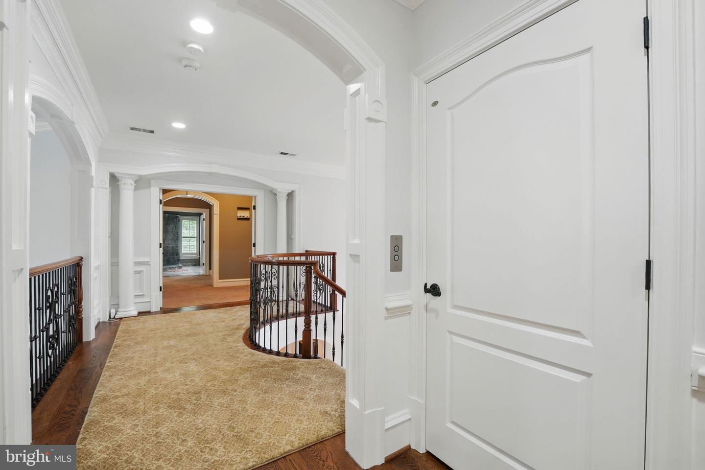 2555 VALE RIDGE CT, OAKTON, Virginia 22124, 5 Bedrooms Bedrooms, ,7 BathroomsBathrooms,Residential,For sale,2555 VALE RIDGE CT,VAFX2243554 MLS # VAFX2243554