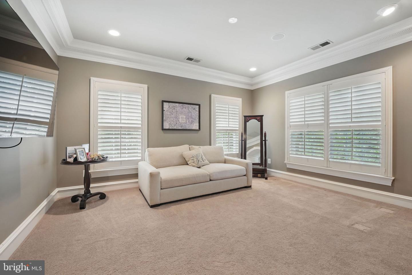 2555 VALE RIDGE CT, OAKTON, Virginia 22124, 5 Bedrooms Bedrooms, ,7 BathroomsBathrooms,Residential,For sale,2555 VALE RIDGE CT,VAFX2243554 MLS # VAFX2243554