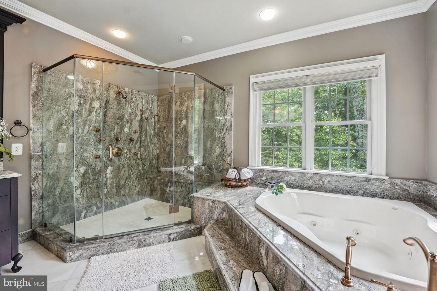 2555 VALE RIDGE CT, OAKTON, Virginia 22124, 5 Bedrooms Bedrooms, ,7 BathroomsBathrooms,Residential,For sale,2555 VALE RIDGE CT,VAFX2243554 MLS # VAFX2243554