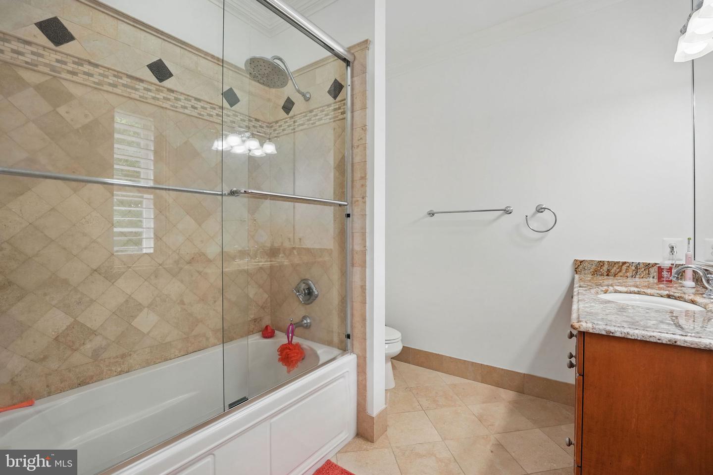 2555 VALE RIDGE CT, OAKTON, Virginia 22124, 5 Bedrooms Bedrooms, ,7 BathroomsBathrooms,Residential,For sale,2555 VALE RIDGE CT,VAFX2243554 MLS # VAFX2243554