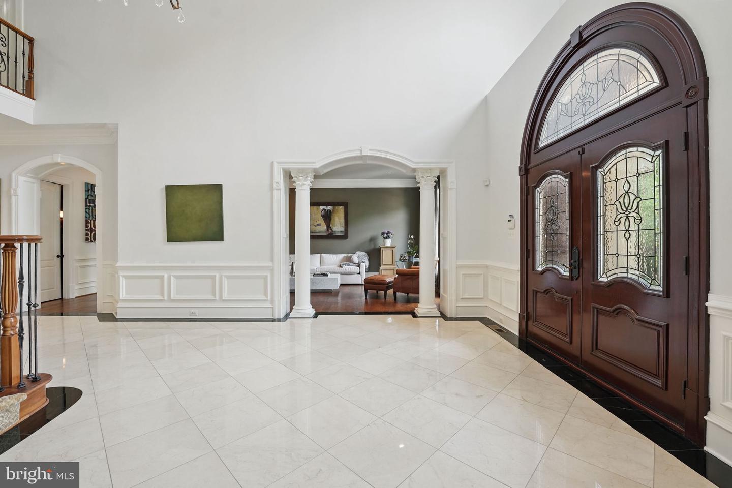 2555 VALE RIDGE CT, OAKTON, Virginia 22124, 5 Bedrooms Bedrooms, ,7 BathroomsBathrooms,Residential,For sale,2555 VALE RIDGE CT,VAFX2243554 MLS # VAFX2243554