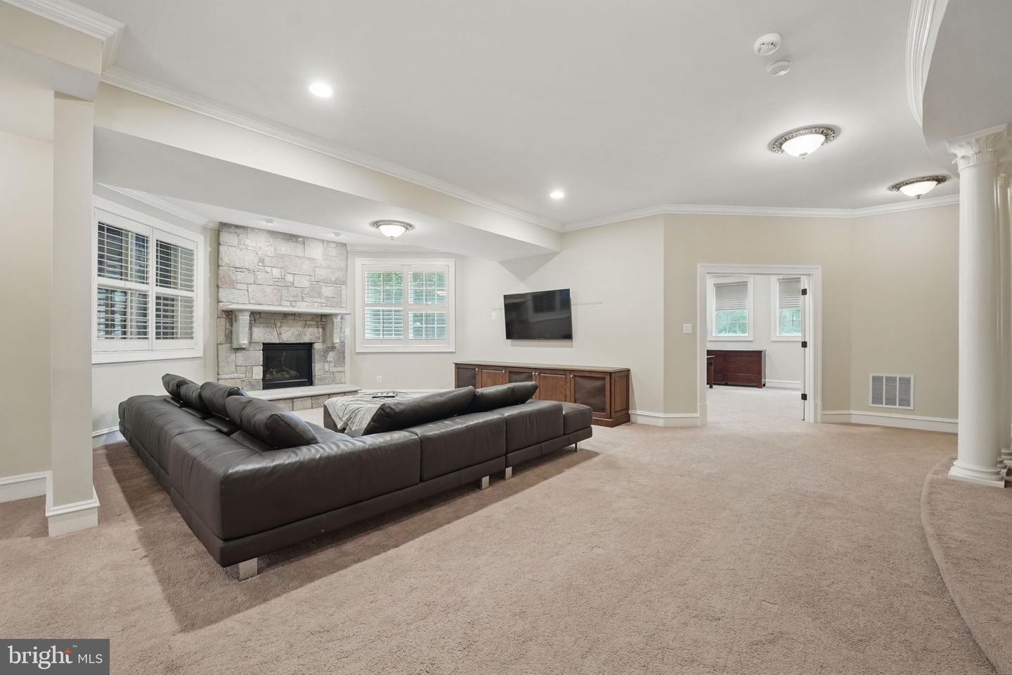 2555 VALE RIDGE CT, OAKTON, Virginia 22124, 5 Bedrooms Bedrooms, ,7 BathroomsBathrooms,Residential,For sale,2555 VALE RIDGE CT,VAFX2243554 MLS # VAFX2243554