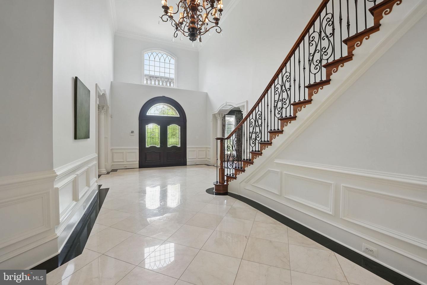 2555 VALE RIDGE CT, OAKTON, Virginia 22124, 5 Bedrooms Bedrooms, ,7 BathroomsBathrooms,Residential,For sale,2555 VALE RIDGE CT,VAFX2243554 MLS # VAFX2243554