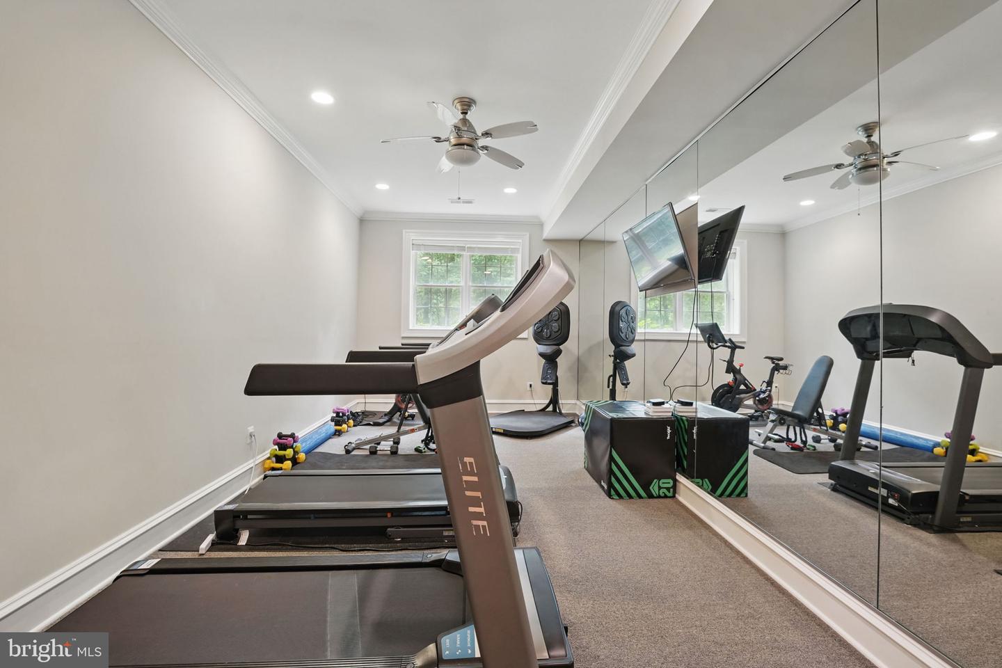 2555 VALE RIDGE CT, OAKTON, Virginia 22124, 5 Bedrooms Bedrooms, ,7 BathroomsBathrooms,Residential,For sale,2555 VALE RIDGE CT,VAFX2243554 MLS # VAFX2243554