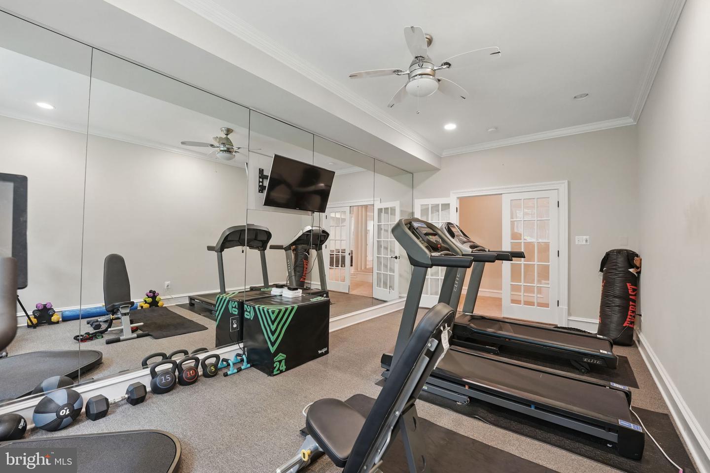 2555 VALE RIDGE CT, OAKTON, Virginia 22124, 5 Bedrooms Bedrooms, ,7 BathroomsBathrooms,Residential,For sale,2555 VALE RIDGE CT,VAFX2243554 MLS # VAFX2243554