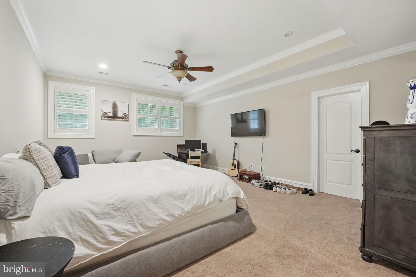 2555 VALE RIDGE CT, OAKTON, Virginia 22124, 5 Bedrooms Bedrooms, ,7 BathroomsBathrooms,Residential,For sale,2555 VALE RIDGE CT,VAFX2243554 MLS # VAFX2243554