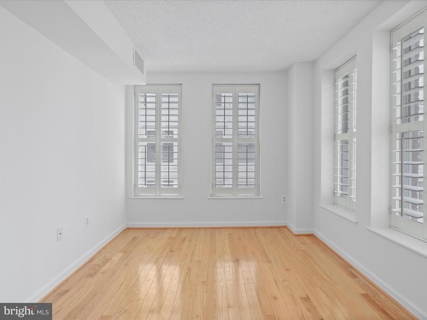 601 PENNSYLVANIA AVE NW #612, WASHINGTON, District Of Columbia 20004, 1 Bedroom Bedrooms, ,1 BathroomBathrooms,Residential,For sale,601 PENNSYLVANIA AVE NW #612,DCDC2202746 MLS # DCDC2202746