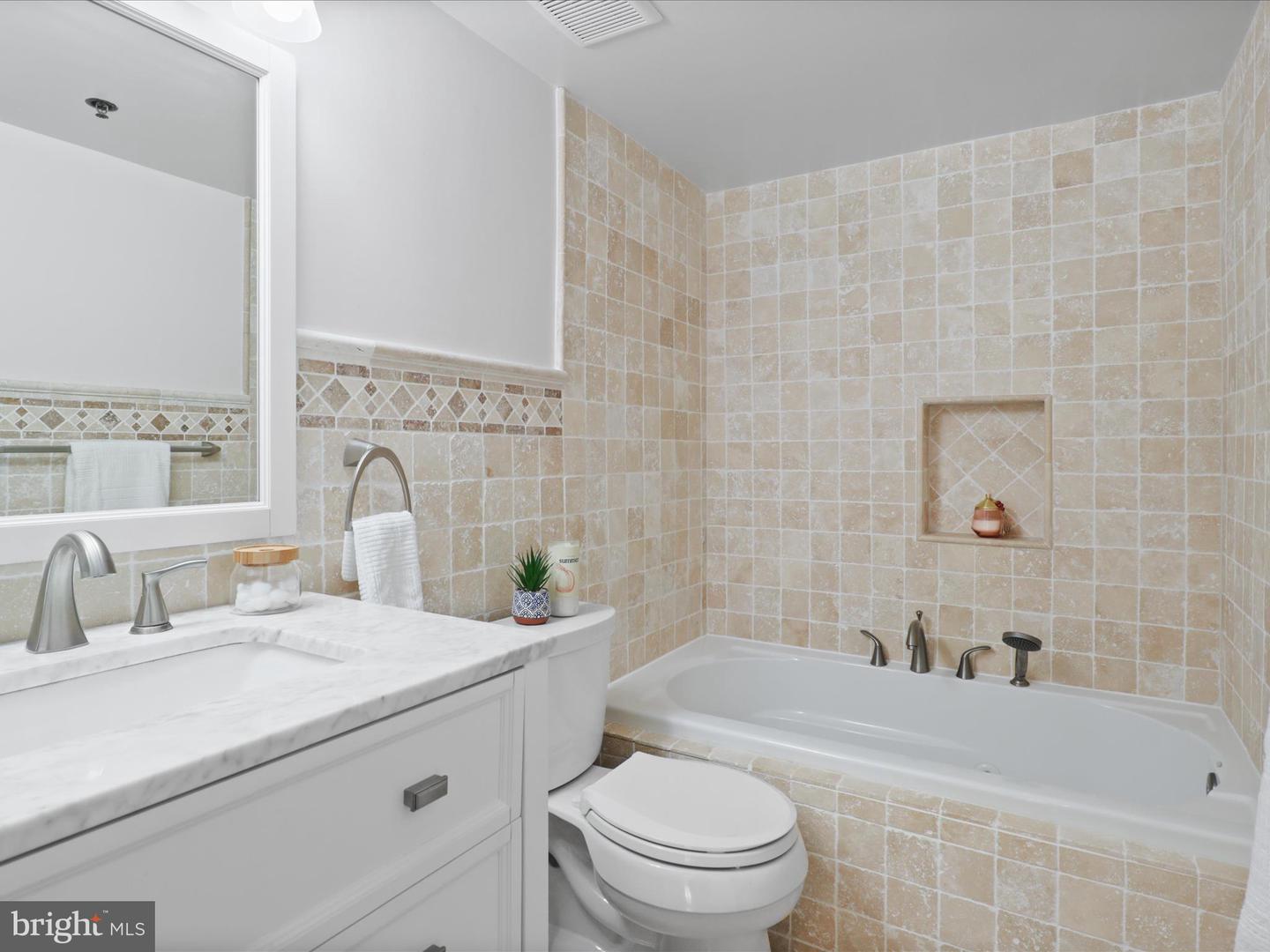 601 PENNSYLVANIA AVE NW #612, WASHINGTON, District Of Columbia 20004, 1 Bedroom Bedrooms, ,1 BathroomBathrooms,Residential,For sale,601 PENNSYLVANIA AVE NW #612,DCDC2202746 MLS # DCDC2202746