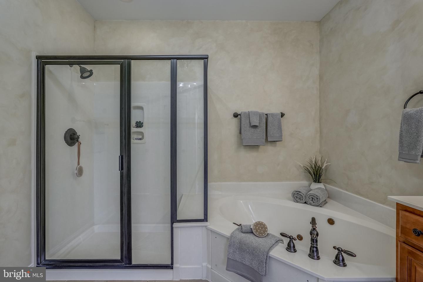 3330 HANDLEY RD, MIDLOTHIAN, Virginia 23113, 6 Bedrooms Bedrooms, ,4 BathroomsBathrooms,Residential,For sale,3330 HANDLEY RD,VACF2001158 MLS # VACF2001158