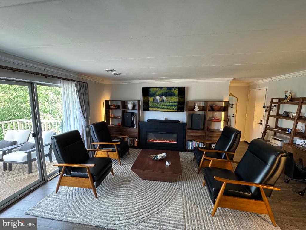 2622 WAGON DR #319, ALEXANDRIA, Virginia 22303, 2 Bedrooms Bedrooms, ,1 BathroomBathrooms,Residential,For sale,2622 WAGON DR #319,VAFX2243792 MLS # VAFX2243792