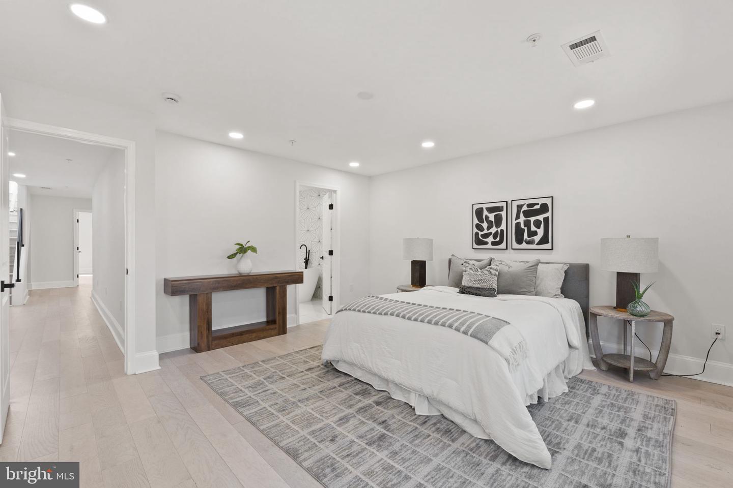 1510 10TH ST NW #2, WASHINGTON, District Of Columbia 20001, 4 Bedrooms Bedrooms, ,3 BathroomsBathrooms,Residential,For sale,1510 10TH ST NW #2,DCDC2202902 MLS # DCDC2202902
