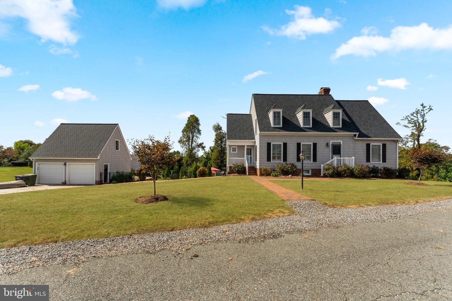 413 BENTON PT, TAPPAHANNOCK, Virginia 22560, 5 Bedrooms Bedrooms, ,3 BathroomsBathrooms,Residential,For sale,413 BENTON PT,VAES2000892 MLS # VAES2000892