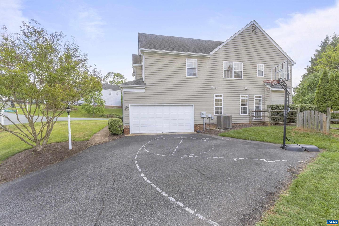 989 CLEARFIELDS LN, CROZET, Virginia 22932, 4 Bedrooms Bedrooms, ,2 BathroomsBathrooms,Residential,For sale,989 CLEARFIELDS LN,665014 MLS # 665014