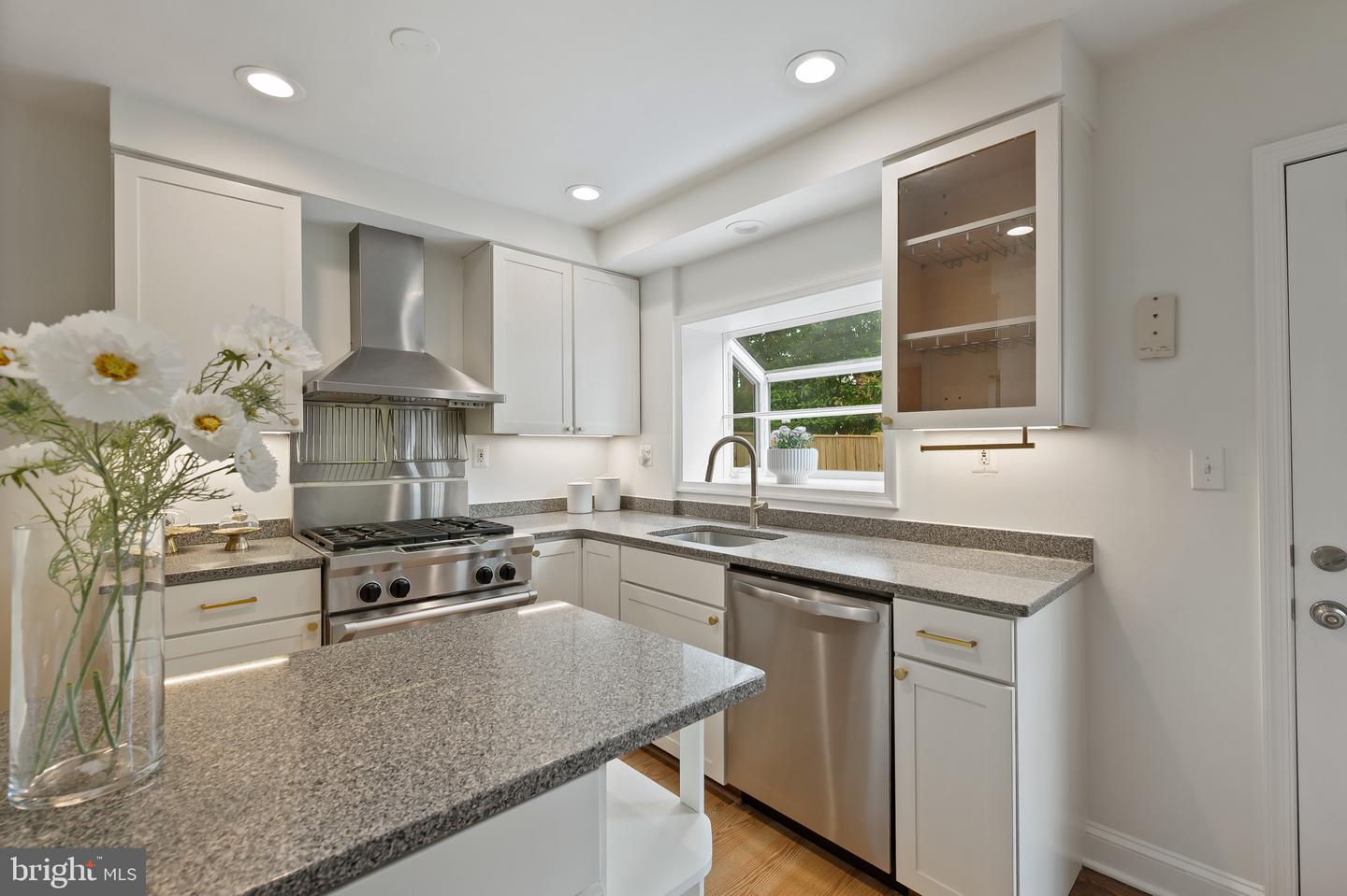 1312 MICHIGAN AVE, ALEXANDRIA, Virginia 22314, 2 Bedrooms Bedrooms, ,2 BathroomsBathrooms,Residential,For sale,1312 MICHIGAN AVE,VAAX2045806 MLS # VAAX2045806