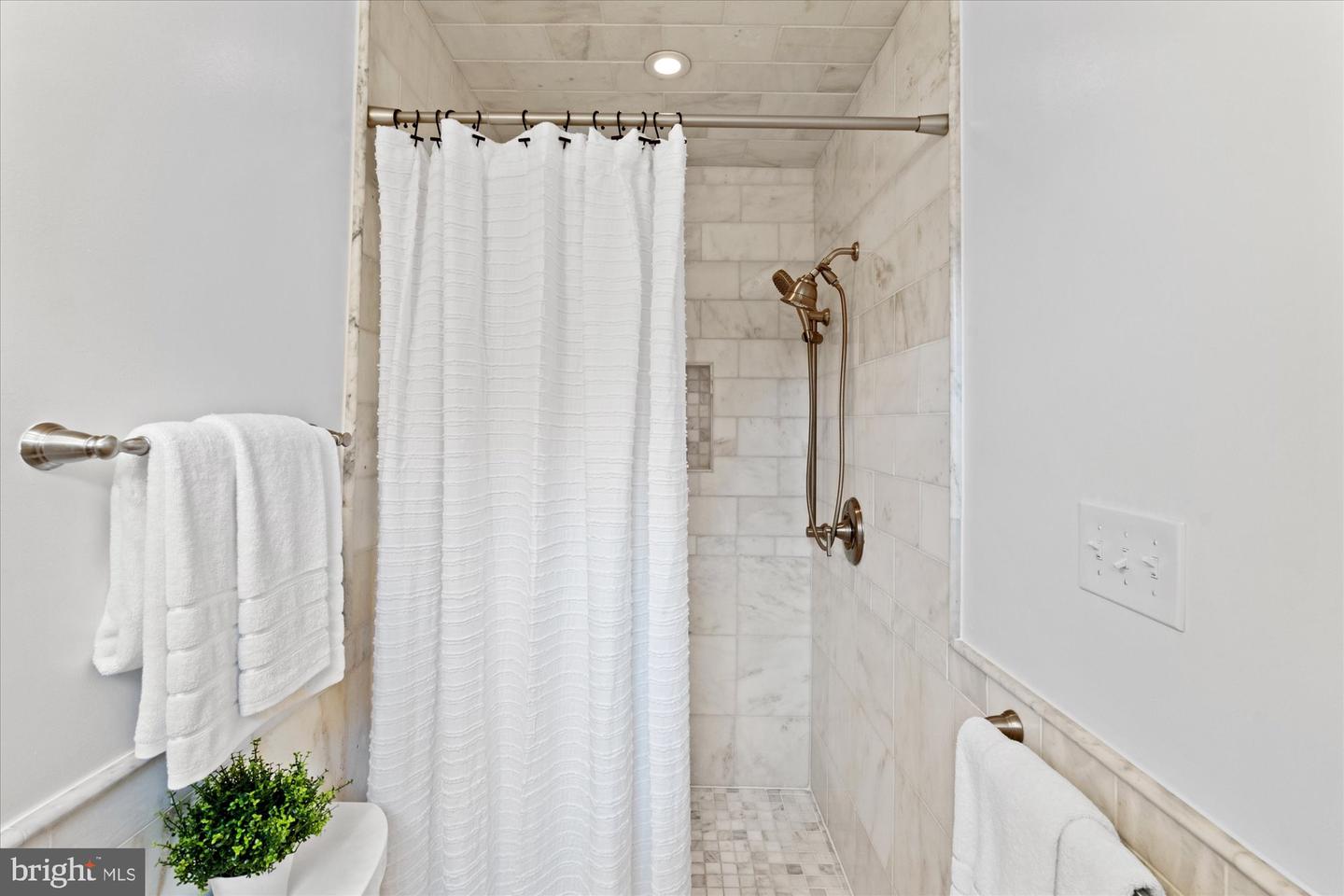 4422 SPRINGDALE ST NW, WASHINGTON, District Of Columbia 20016, 4 Bedrooms Bedrooms, ,3 BathroomsBathrooms,Residential,For sale,4422 SPRINGDALE ST NW,DCDC2202924 MLS # DCDC2202924