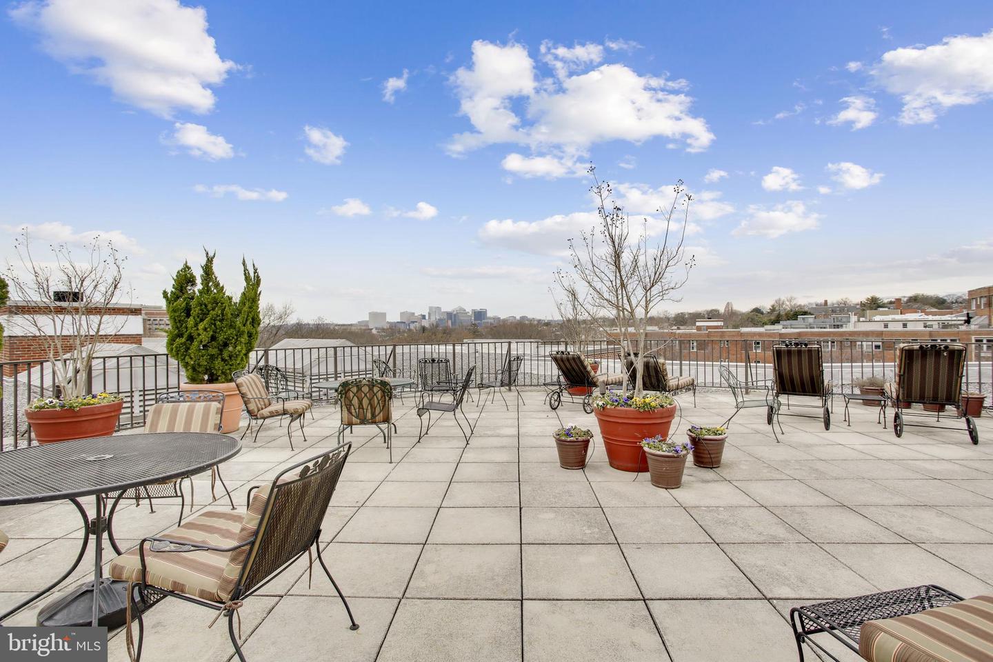 2500 Q ST NW #201, WASHINGTON, District Of Columbia 20007, 1 Bedroom Bedrooms, ,1 BathroomBathrooms,Residential,For sale,2500 Q ST NW #201,DCDC2202952 MLS # DCDC2202952