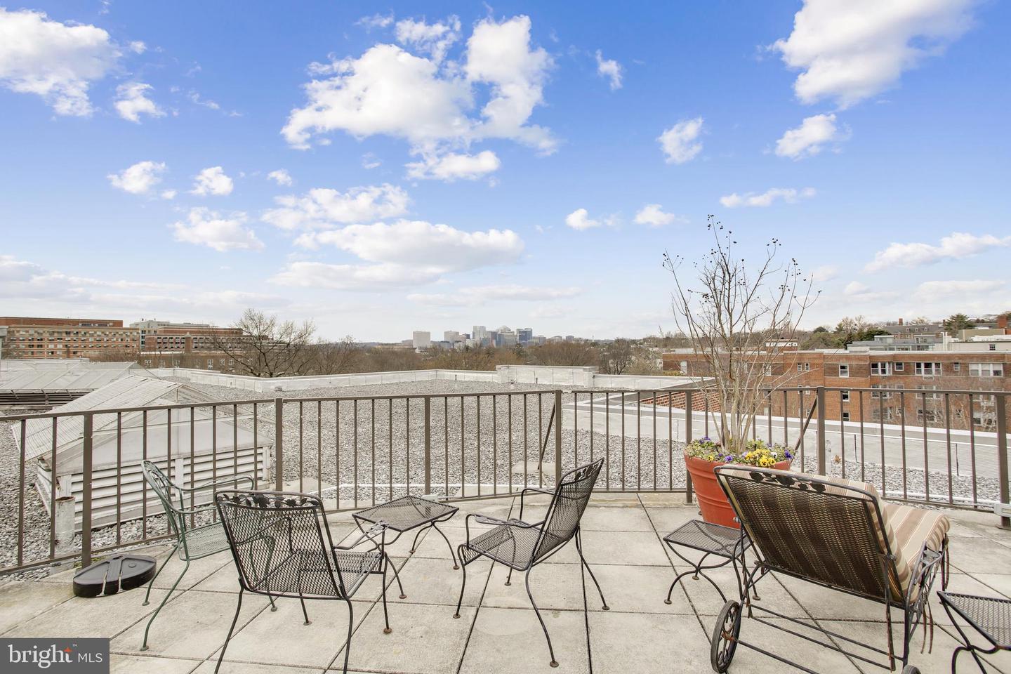 2500 Q ST NW #201, WASHINGTON, District Of Columbia 20007, 1 Bedroom Bedrooms, ,1 BathroomBathrooms,Residential,For sale,2500 Q ST NW #201,DCDC2202952 MLS # DCDC2202952