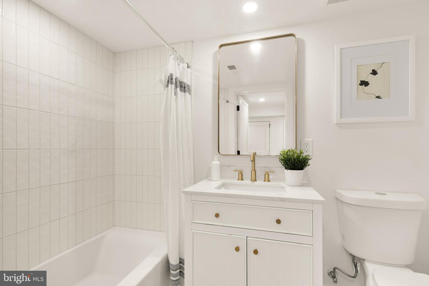 4308 4TH ST NW, WASHINGTON, District Of Columbia 20011, 4 Bedrooms Bedrooms, ,3 BathroomsBathrooms,Residential,For sale,4308 4TH ST NW,DCDC2202958 MLS # DCDC2202958