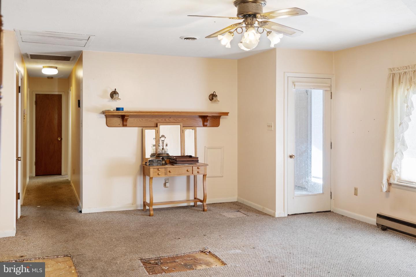 52 GOLDEN MAPLE LN, MAURERTOWN, Virginia 22644, 3 Bedrooms Bedrooms, ,2 BathroomsBathrooms,Residential,For sale,52 GOLDEN MAPLE LN,VASH2011590 MLS # VASH2011590