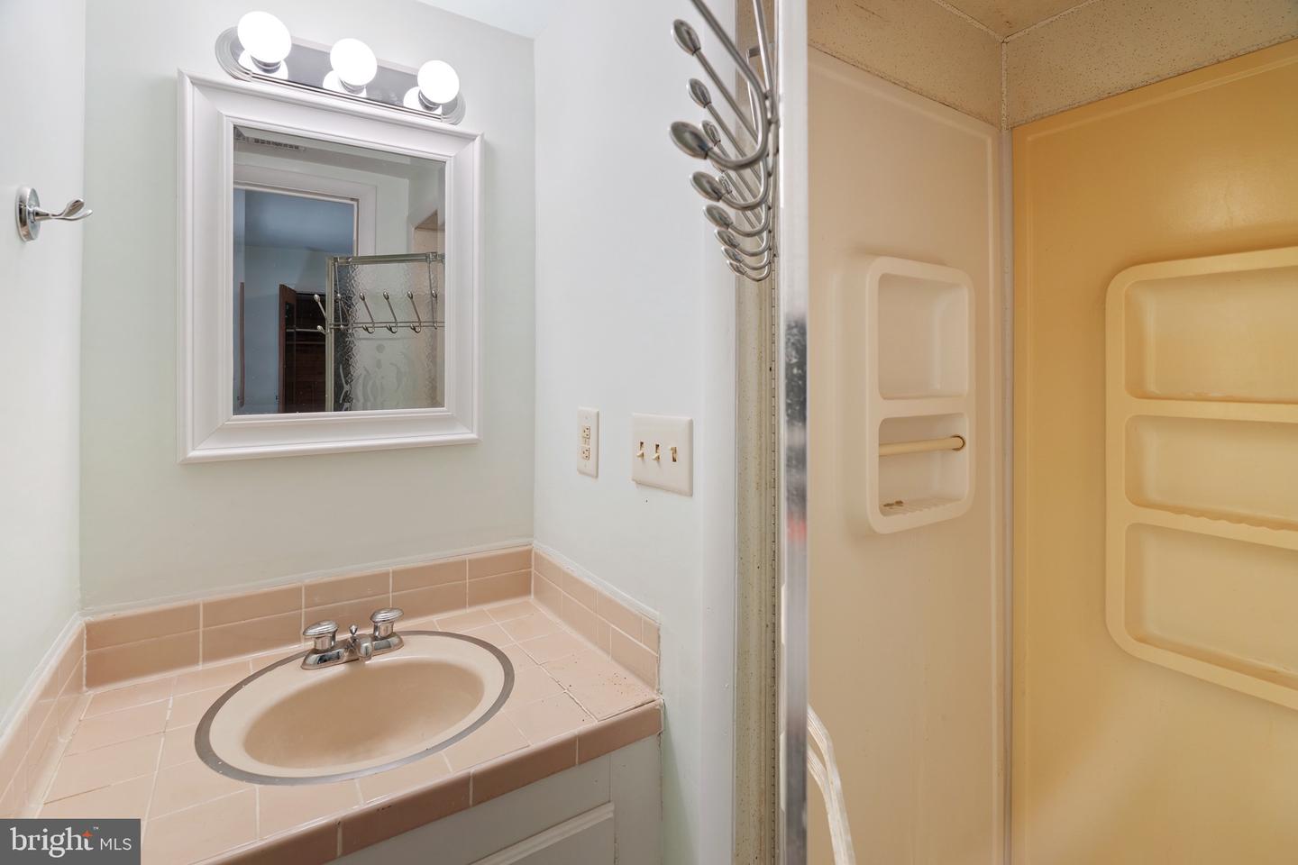52 GOLDEN MAPLE LN, MAURERTOWN, Virginia 22644, 3 Bedrooms Bedrooms, ,2 BathroomsBathrooms,Residential,For sale,52 GOLDEN MAPLE LN,VASH2011590 MLS # VASH2011590