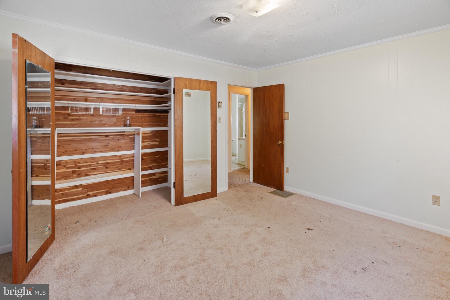 52 GOLDEN MAPLE LN, MAURERTOWN, Virginia 22644, 3 Bedrooms Bedrooms, ,2 BathroomsBathrooms,Residential,For sale,52 GOLDEN MAPLE LN,VASH2011590 MLS # VASH2011590