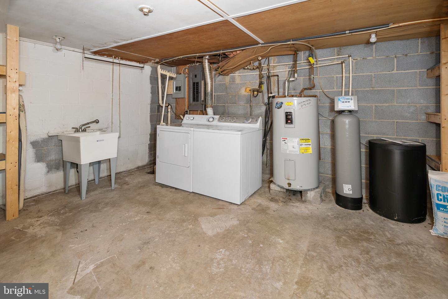 52 GOLDEN MAPLE LN, MAURERTOWN, Virginia 22644, 3 Bedrooms Bedrooms, ,2 BathroomsBathrooms,Residential,For sale,52 GOLDEN MAPLE LN,VASH2011590 MLS # VASH2011590