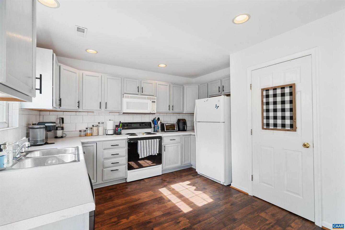 119 DANBURY CT, CHARLOTTESVILLE, Virginia 22902, 3 Bedrooms Bedrooms, ,2 BathroomsBathrooms,Residential,For sale,119 DANBURY CT,664838 MLS # 664838