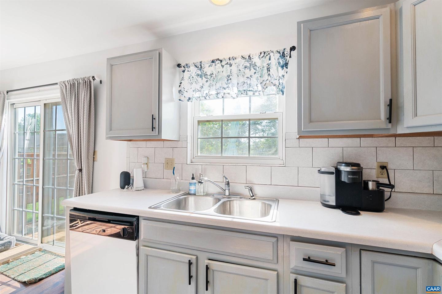 119 DANBURY CT, CHARLOTTESVILLE, Virginia 22902, 3 Bedrooms Bedrooms, ,2 BathroomsBathrooms,Residential,For sale,119 DANBURY CT,664838 MLS # 664838