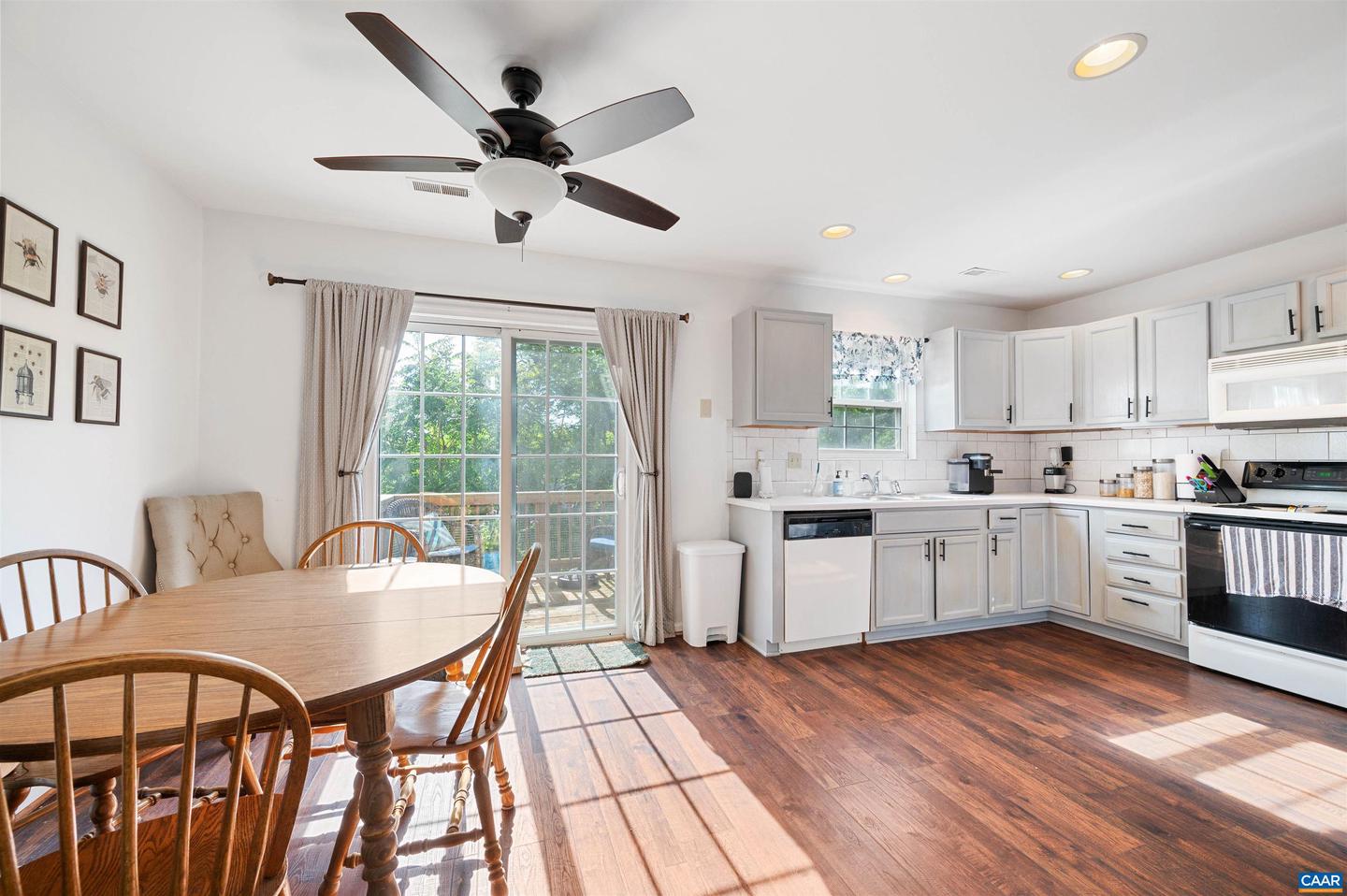 119 DANBURY CT, CHARLOTTESVILLE, Virginia 22902, 3 Bedrooms Bedrooms, ,2 BathroomsBathrooms,Residential,For sale,119 DANBURY CT,664838 MLS # 664838