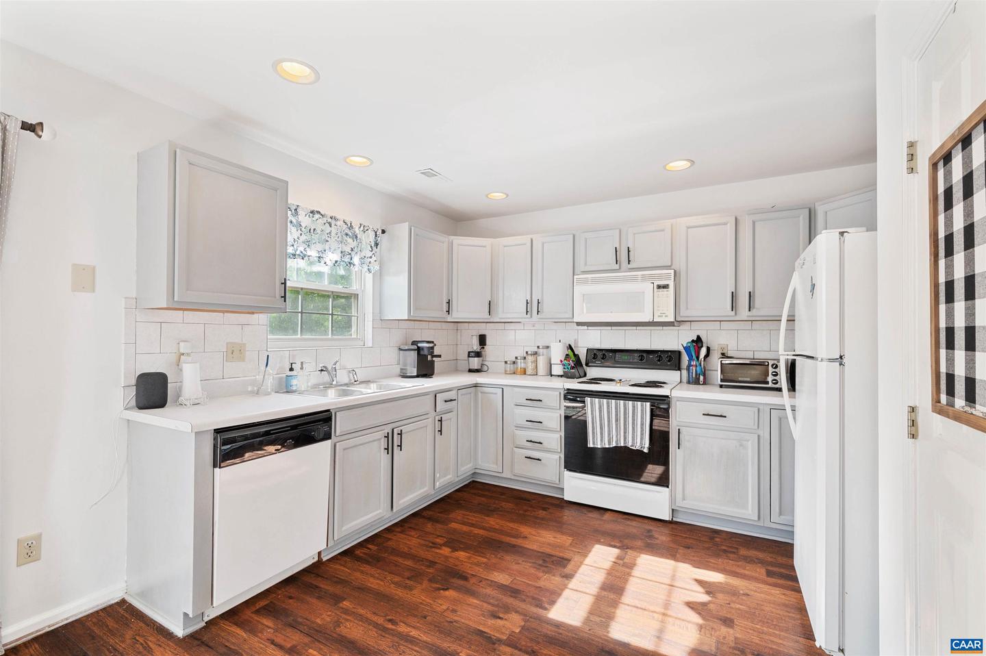 119 DANBURY CT, CHARLOTTESVILLE, Virginia 22902, 3 Bedrooms Bedrooms, ,2 BathroomsBathrooms,Residential,For sale,119 DANBURY CT,664838 MLS # 664838