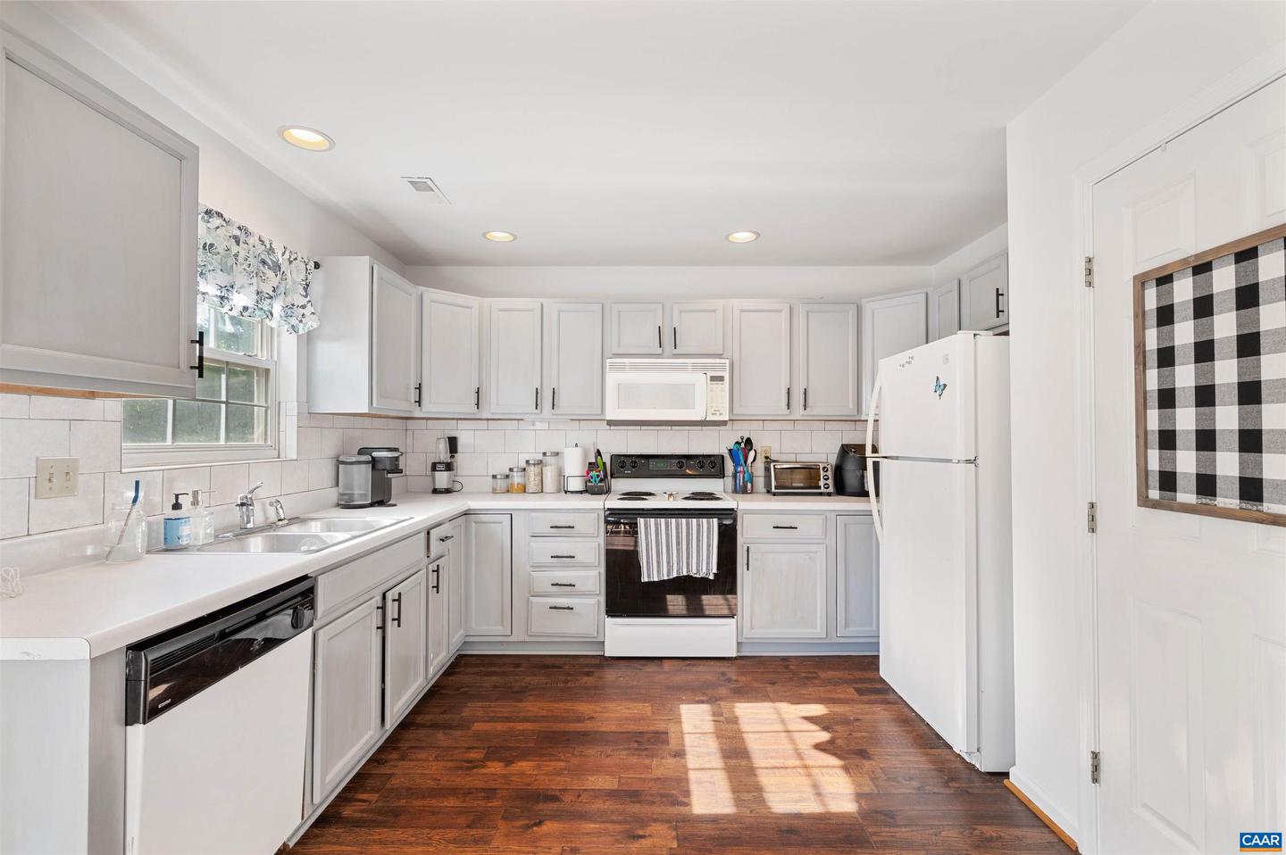 119 DANBURY CT, CHARLOTTESVILLE, Virginia 22902, 3 Bedrooms Bedrooms, ,2 BathroomsBathrooms,Residential,For sale,119 DANBURY CT,664838 MLS # 664838