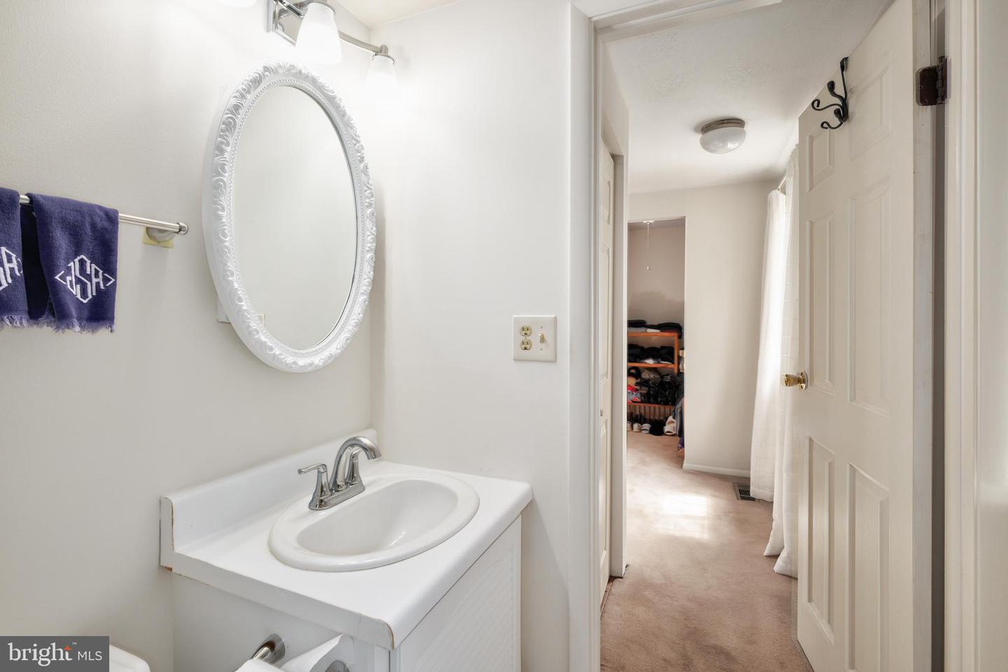 10712 FREDS OAK CT, BURKE, Virginia 22015, 4 Bedrooms Bedrooms, ,2 BathroomsBathrooms,Residential,For sale,10712 FREDS OAK CT,VAFX2191502 MLS # VAFX2191502