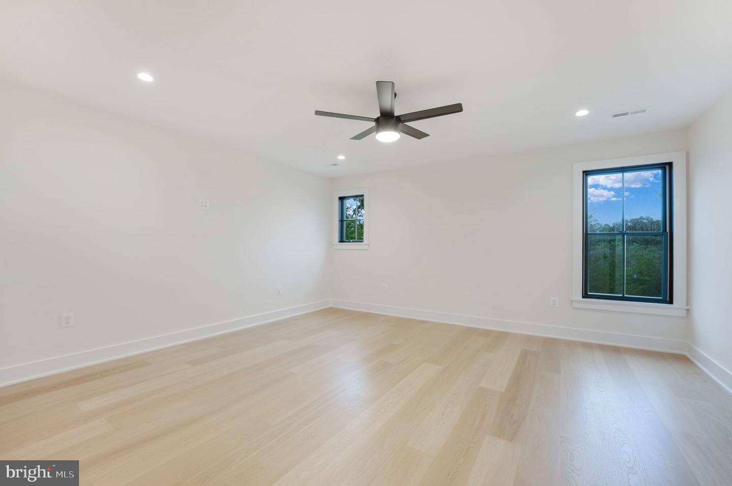 3220 5TH ST N, ARLINGTON, Virginia 22201, 6 Bedrooms Bedrooms, ,6 BathroomsBathrooms,Residential,For sale,3220 5TH ST N,VAAR2048906 MLS # VAAR2048906