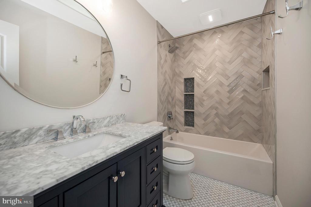 213 BIRCHSIDE CIR, LOCUST GROVE, Virginia 22508, 4 Bedrooms Bedrooms, ,3 BathroomsBathrooms,Residential,213 BIRCHSIDE CIR,VAOR2009482 MLS # VAOR2009482