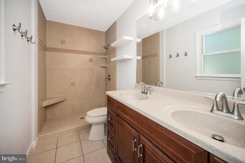 213 BIRCHSIDE CIR, LOCUST GROVE, Virginia 22508, 4 Bedrooms Bedrooms, ,3 BathroomsBathrooms,Residential,213 BIRCHSIDE CIR,VAOR2009482 MLS # VAOR2009482