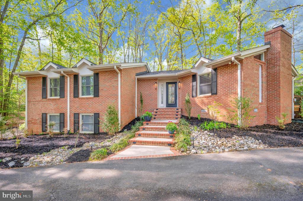 213 BIRCHSIDE CIR, LOCUST GROVE, Virginia 22508, 4 Bedrooms Bedrooms, ,3 BathroomsBathrooms,Residential,213 BIRCHSIDE CIR,VAOR2009482 MLS # VAOR2009482